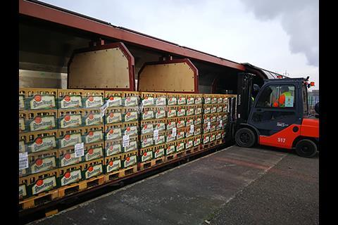 Rail Cargo Group has begun transporting bottled beer from Plzeň to Nošovice.